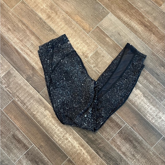 Lululemon Train Times 7/8 Pant 25"
Mineralize Multi / Black - Picture 6 of 9